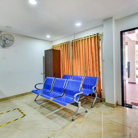 Fabexpress Pas Residency - Nr Marina Beach Ченай Екстериор снимка