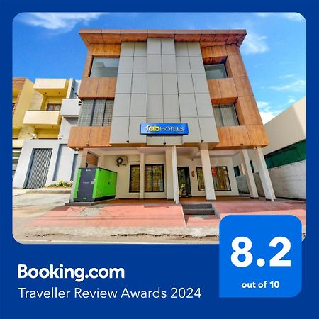 Fabexpress Pas Residency - Nr Marina Beach Ченай Екстериор снимка