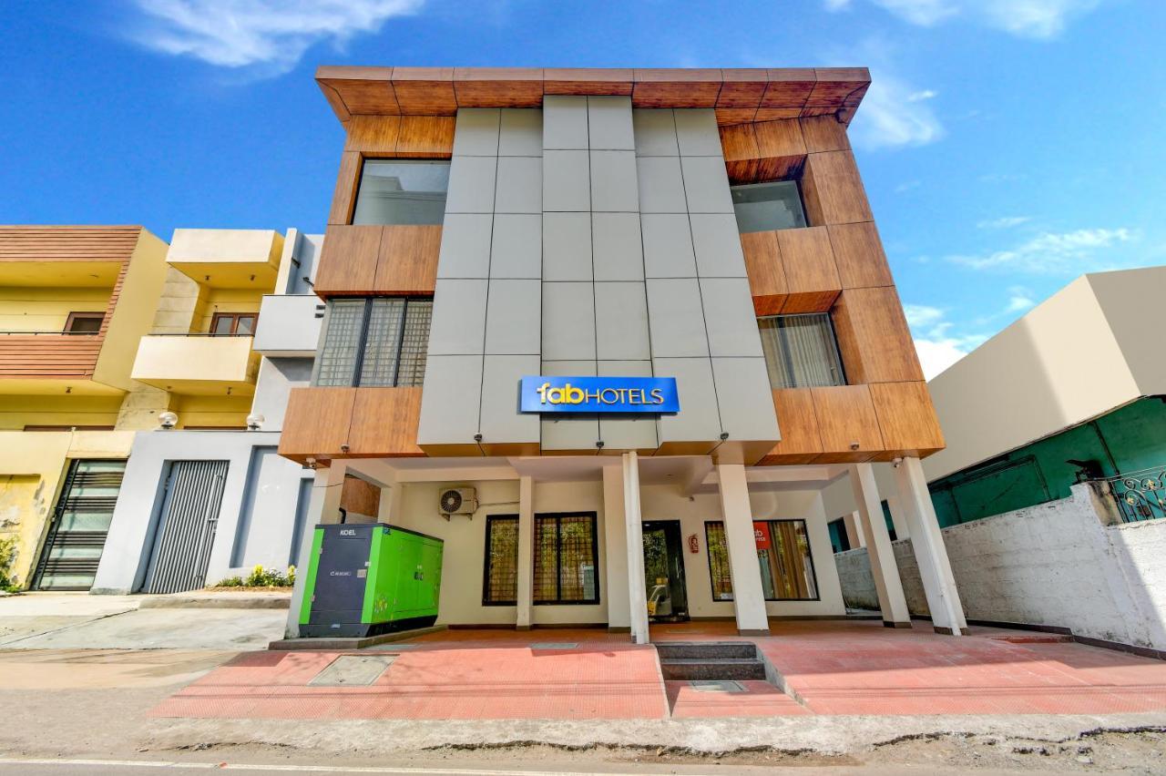 Fabexpress Pas Residency - Nr Marina Beach Ченай Екстериор снимка