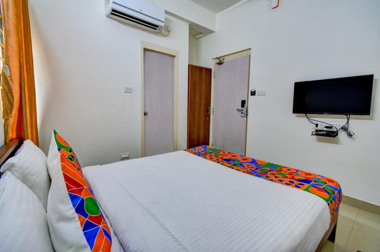 Fabexpress Pas Residency - Nr Marina Beach Ченай Екстериор снимка