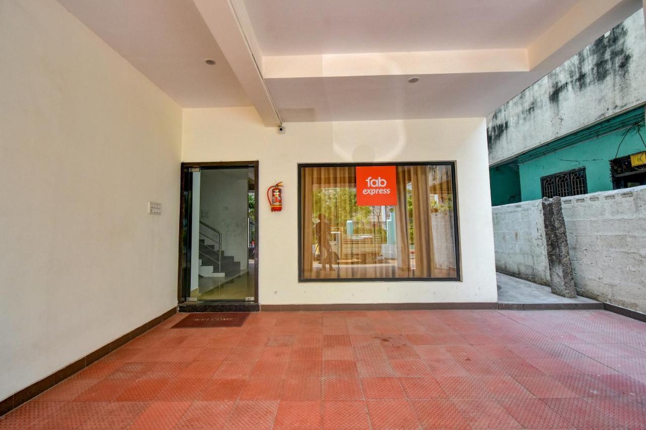 Fabexpress Pas Residency - Nr Marina Beach Ченай Екстериор снимка