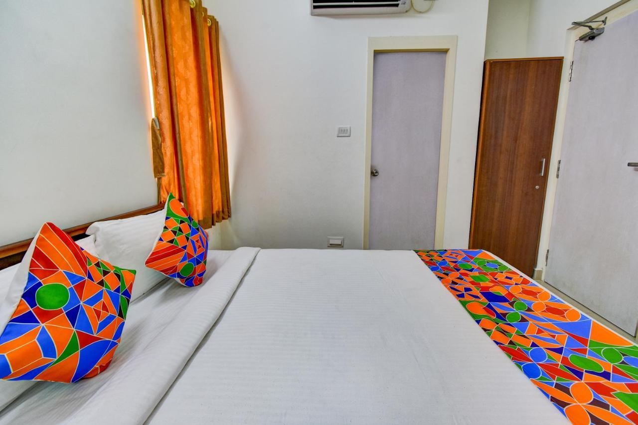 Fabexpress Pas Residency - Nr Marina Beach Ченай Екстериор снимка
